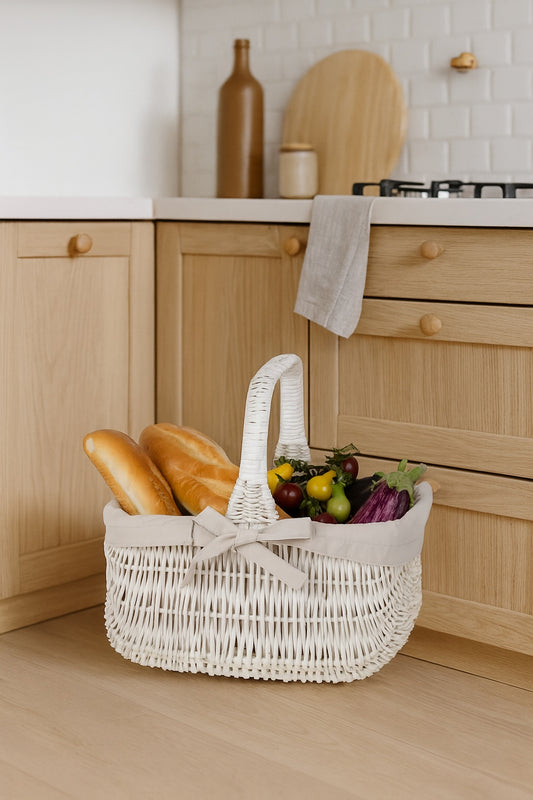 Willesia wicker basket with beige lining and handle TheWickerStories