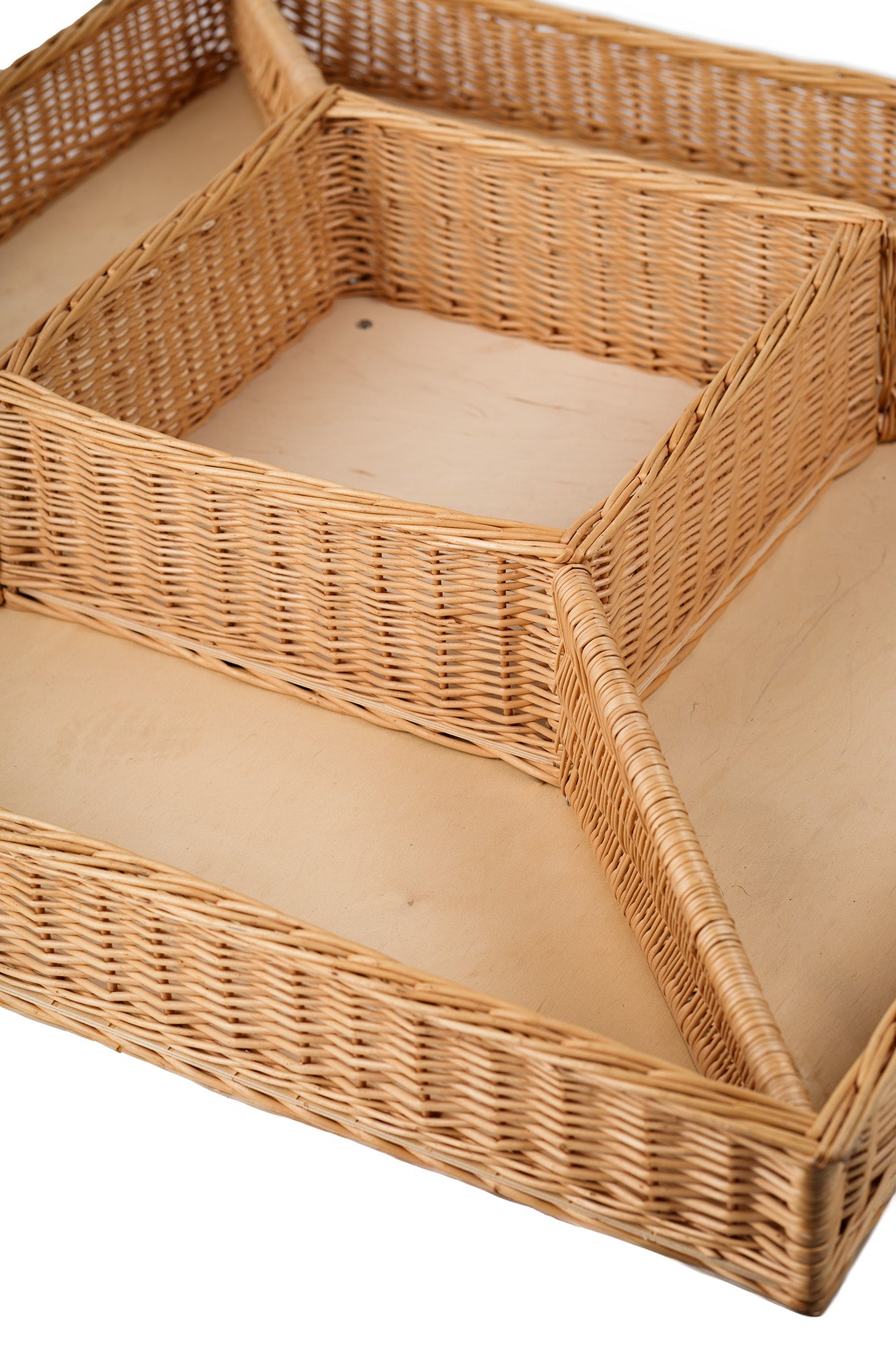 Terra wiklinowy kosz ekspozycyjny na warzywa i owoce z przegrodami TheWickerStories