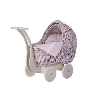 Lili Poppenwagen van wilgentenen met roze bies, inclusief dekentje, kussentje en wiegje.