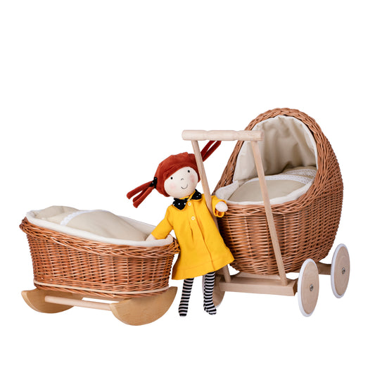 Lili rietjeswagen en poppenwiegen met beige afwerking, dekentje en kussen TheWickerStories