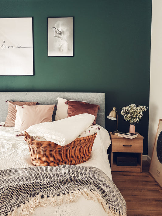 Milvus wicker basket with handles and beige lining TheWickerStories