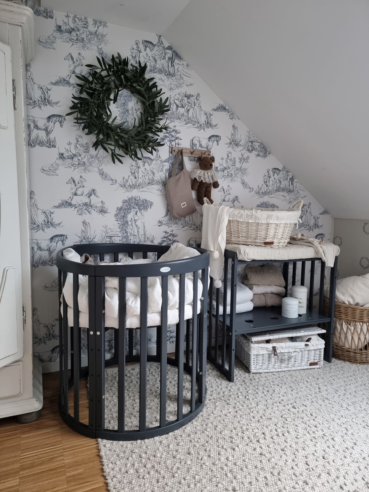 Milvus panier en osier avec poignées et doublure grise TheWickerStories