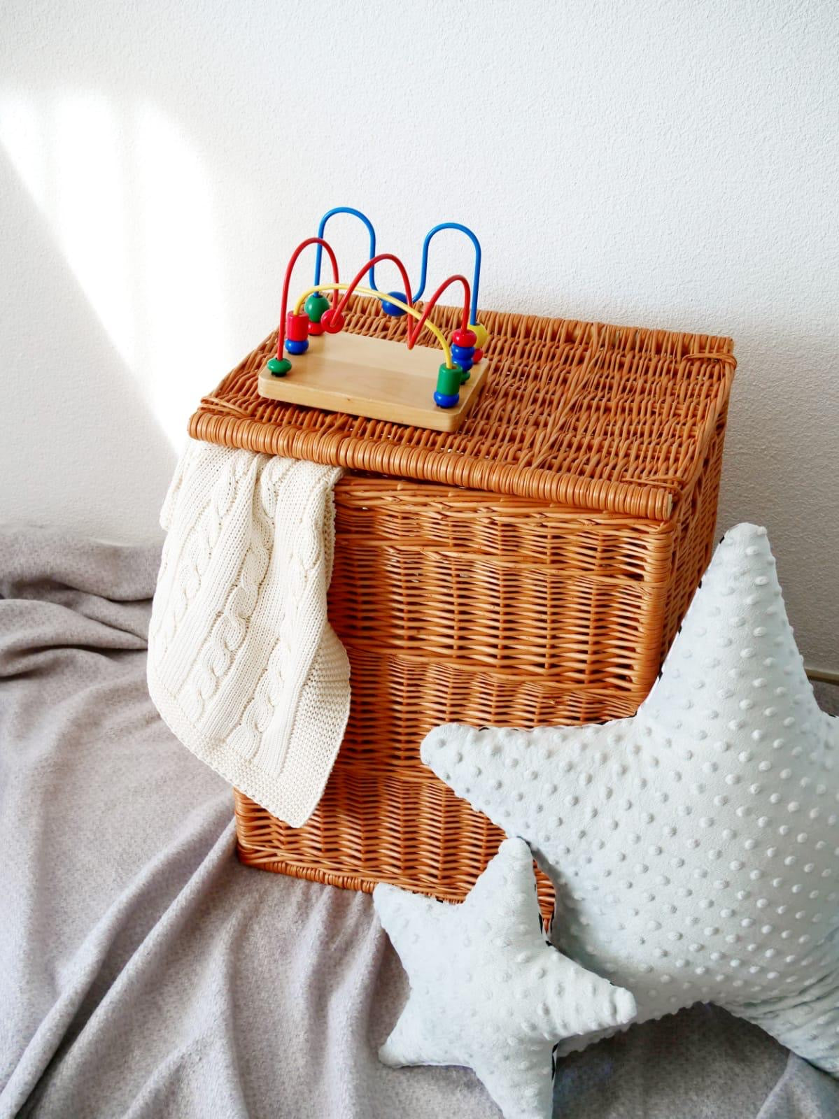 Ardea wicker laundry basket with lid