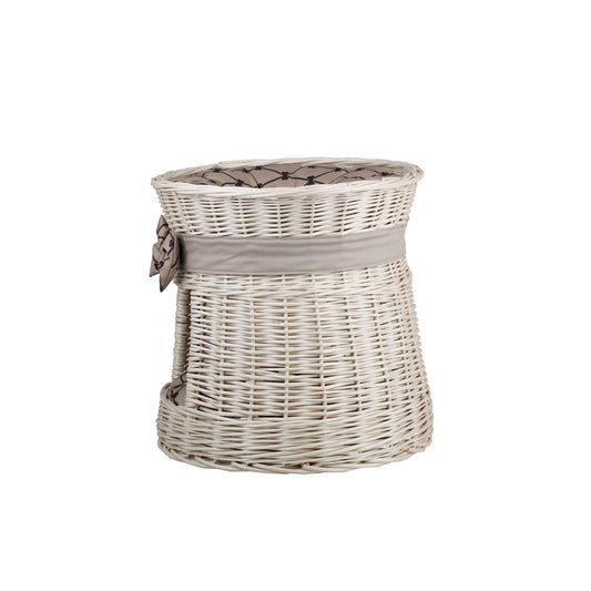 casinha de vime para gato com acabamento creme, duas almofadas e laço