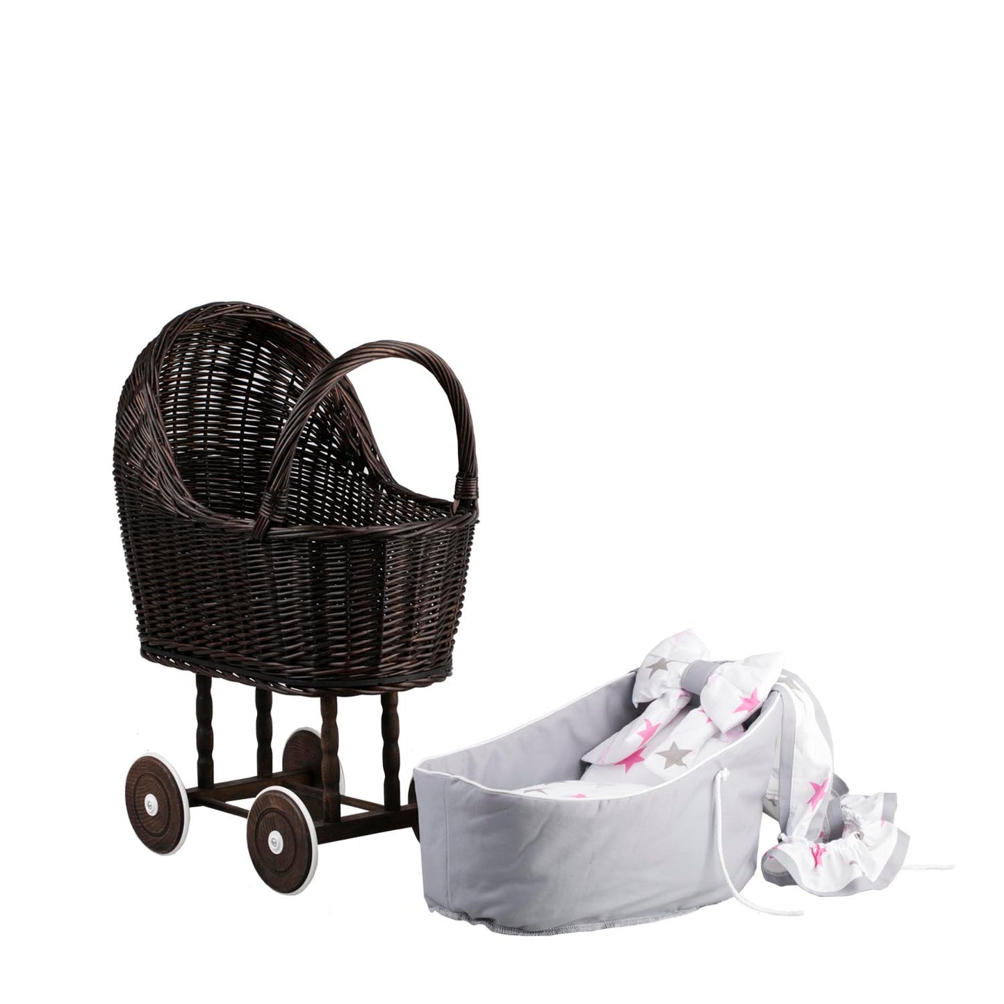 Lulu coche de mimbre para muñecas con ribete gris, edredón y almohada TheWickerStories