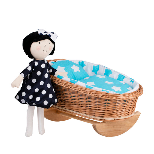 Mimi culla in vimini per bambole con fodera blu, cuscino e piumone TheWickerStories