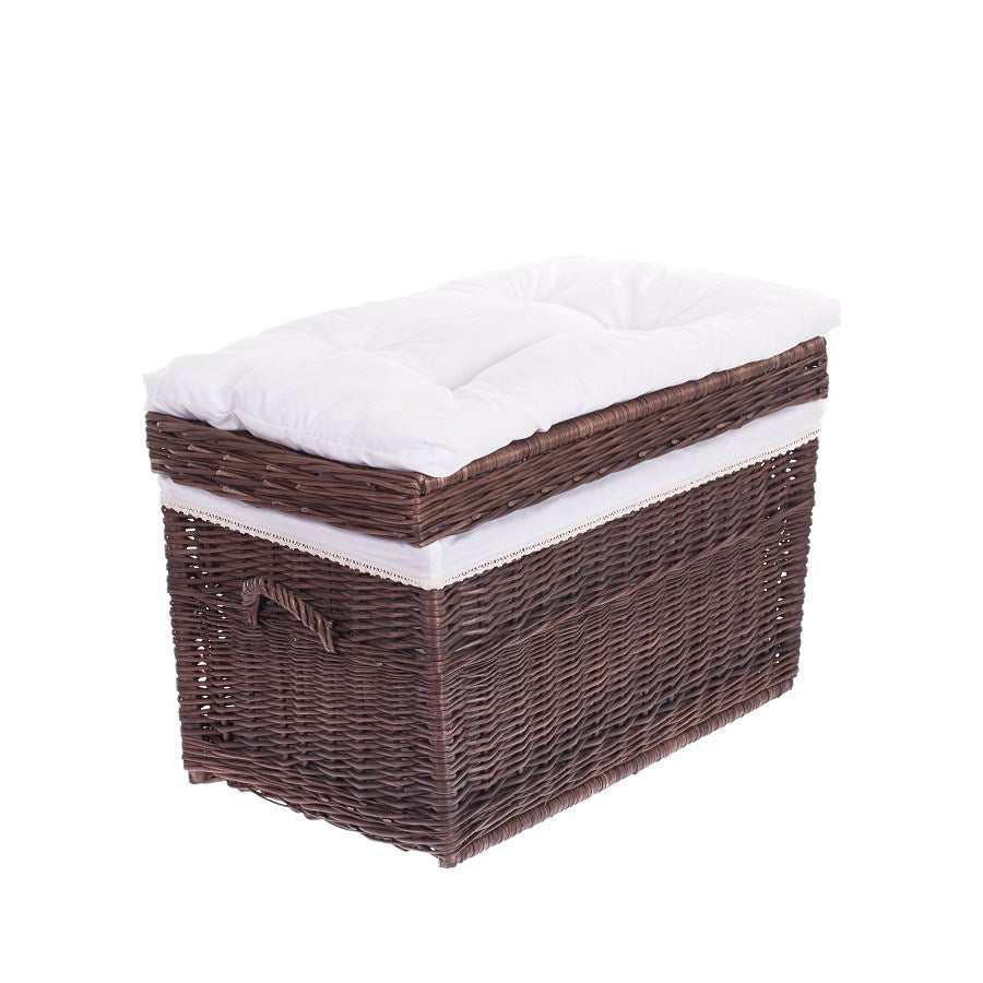 Kogia wicker mand met crèmekleurige afwerking, kussen, handvatten en deksel