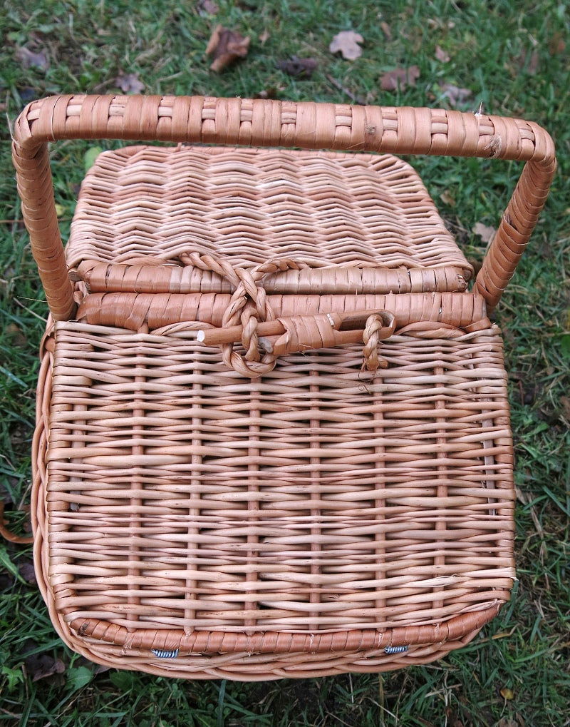 Kerria Picnickurv i pileflet med låg og hank TheWickerStories