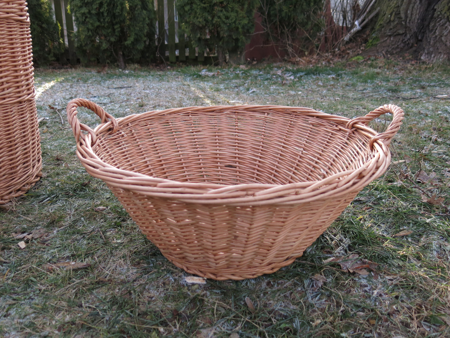 Turina wicker basket with bowl and handles