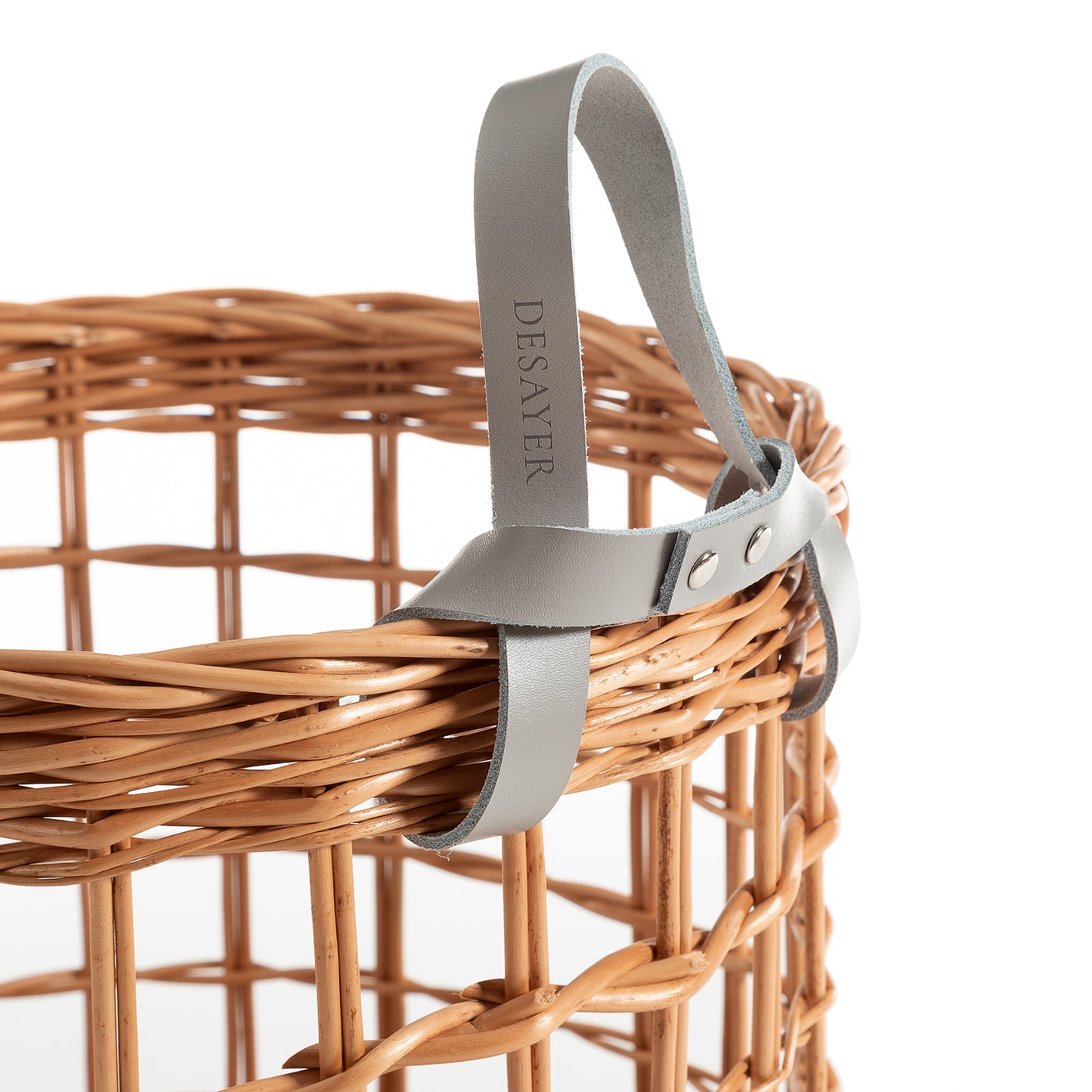 Desayer wicker storage basket with lid and leather handles TheWickerStories