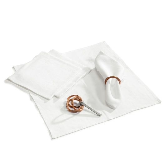 Desayer wicker napkin ring for table with white linen napkins, set of 4. TheWickerStories