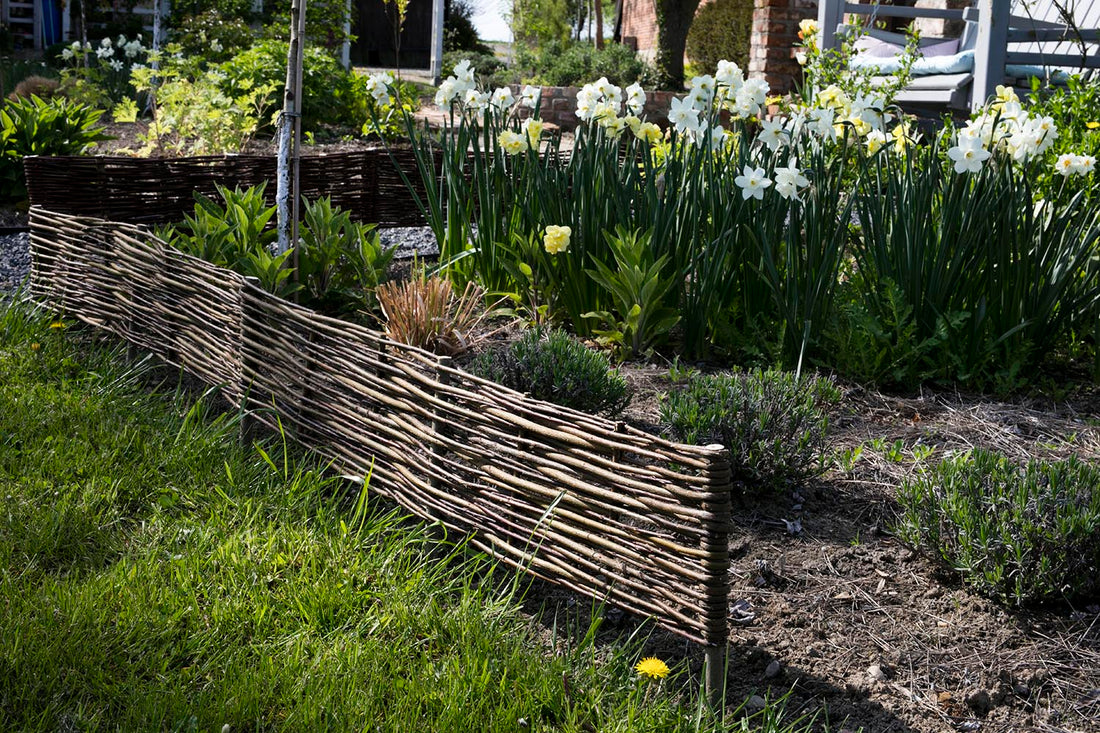 Wicker Garden Palisades – A Natural Way to Define Zones in the Garden