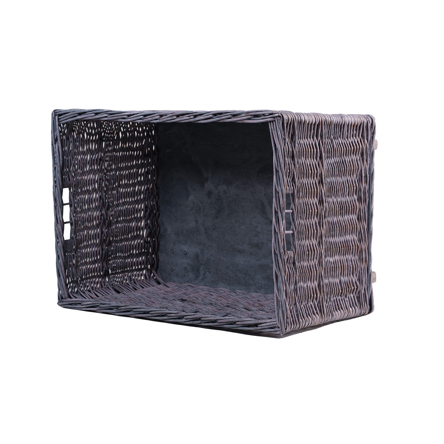 rieten mand voor het opbergen van speelgoed in huis