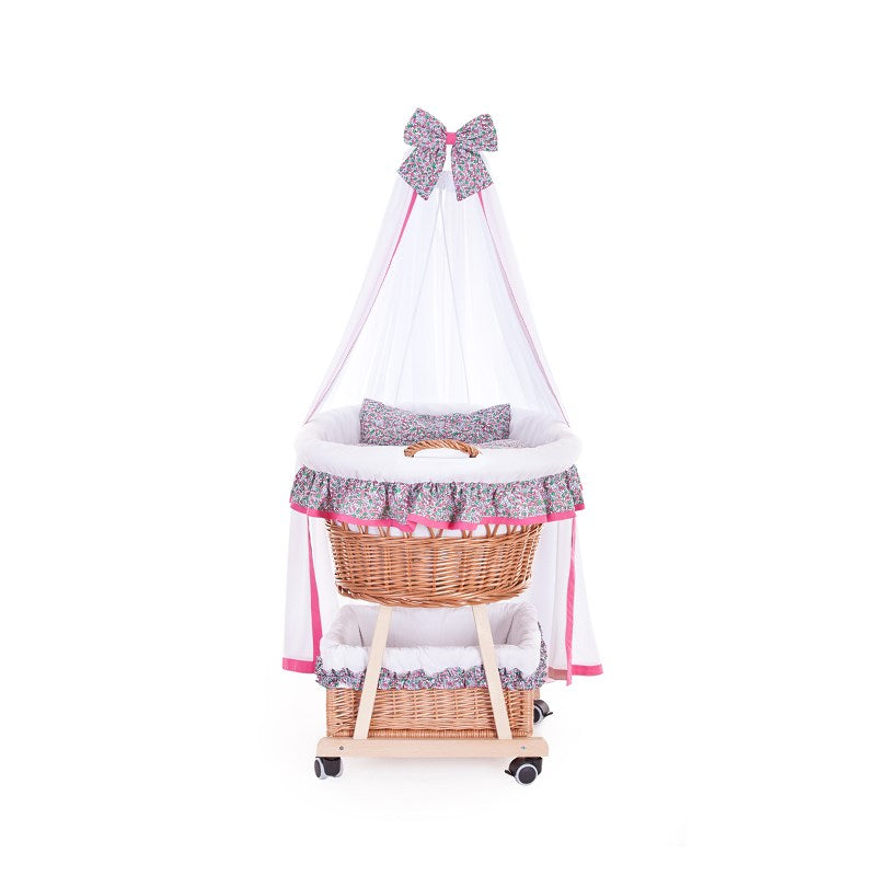 Papilio Rieten kinderwagen met roze bies, baldakijn, kussen en dekentje