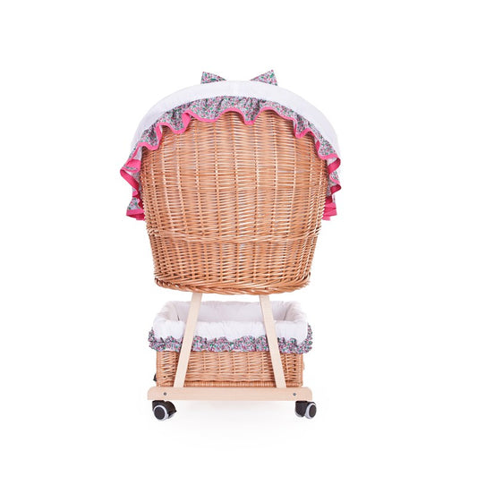 Papilio Rieten kinderwagen voor baby's met witte bies, dekentje en kussentje, op wieltjes met ondermand