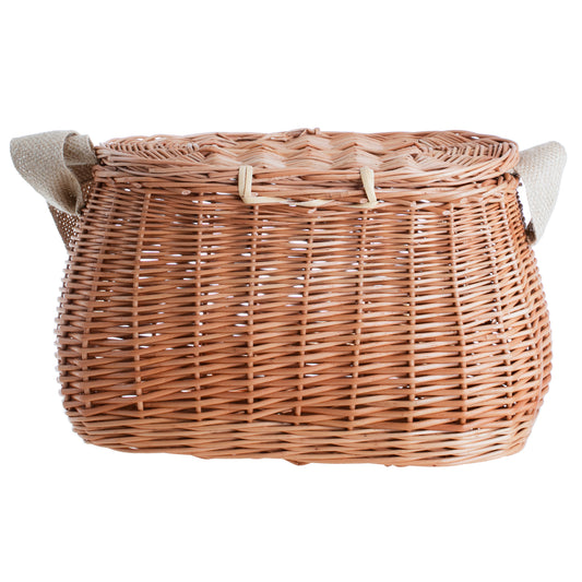 Marone wicker fishing basket with strap and clasp