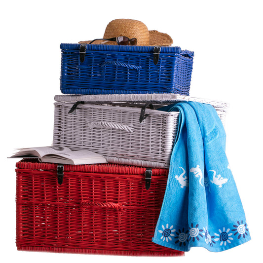 Viviana wicker suitcase with handle and clasp