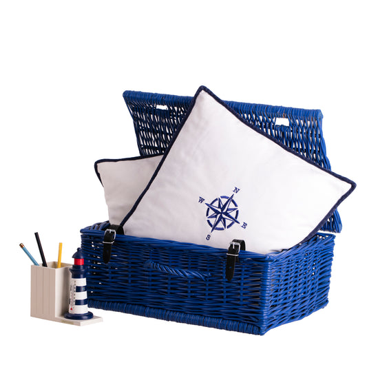 Viviana wicker suitcase with handle and clasp