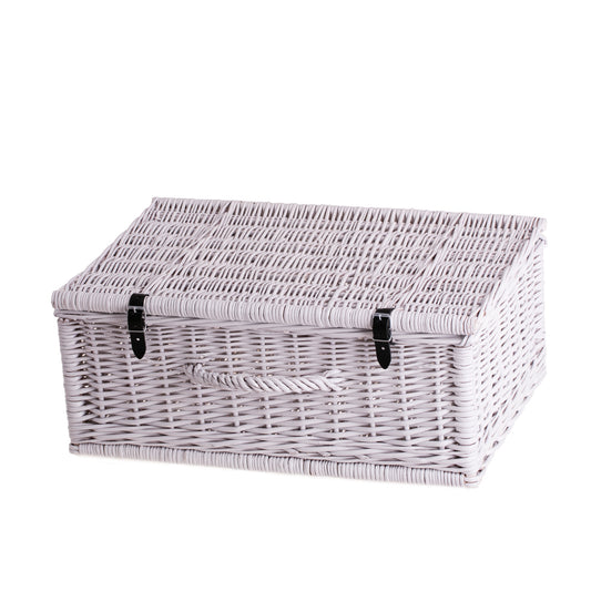 Viviana wicker suitcase with handle and clasp