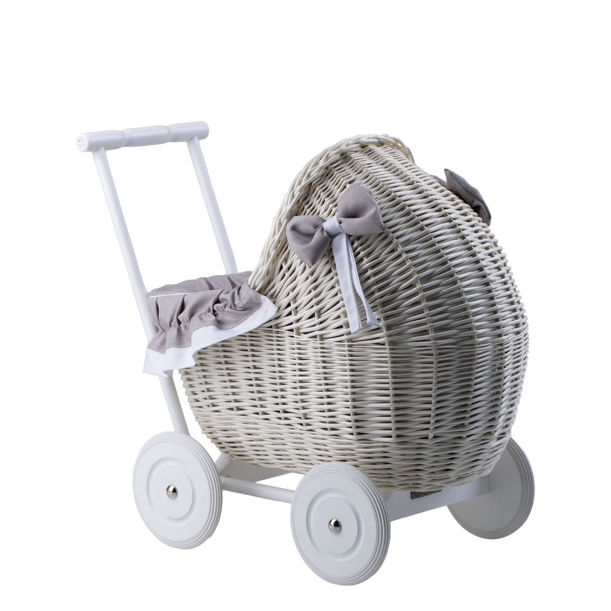 Lili coche de mimbre para muñecas con ribete gris, edredón y almohada TheWickerStories