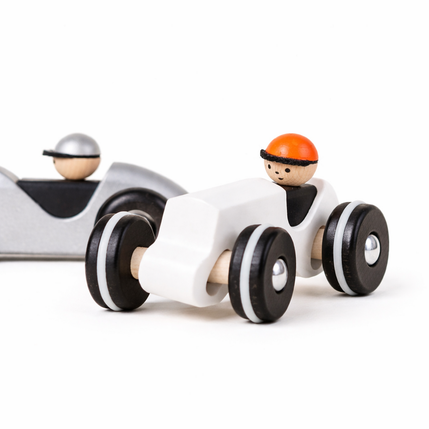 Plenus voiture rétro en bois avec conducteur – jouet pour enfants TheWickerStories