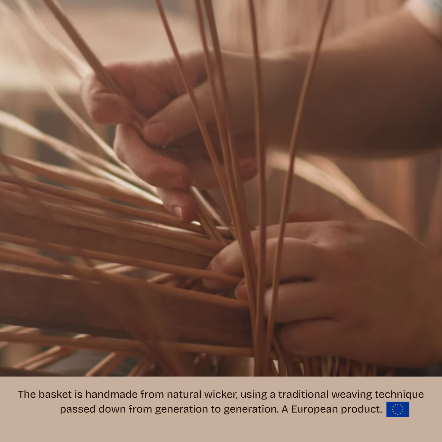 Rechthoekige wilgenhouten dienblad met handgrepen en afwerking TheWickerStories