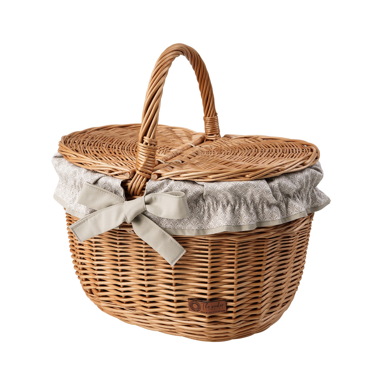 Kastalia wicker picnic basket with beige trim, with lid and handle TheWickerStories