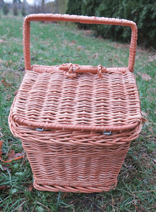 Kerria Rieten picknickmand met deksel en handvat