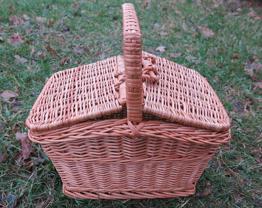 Kerria Rieten picknickmand met deksel en handvat