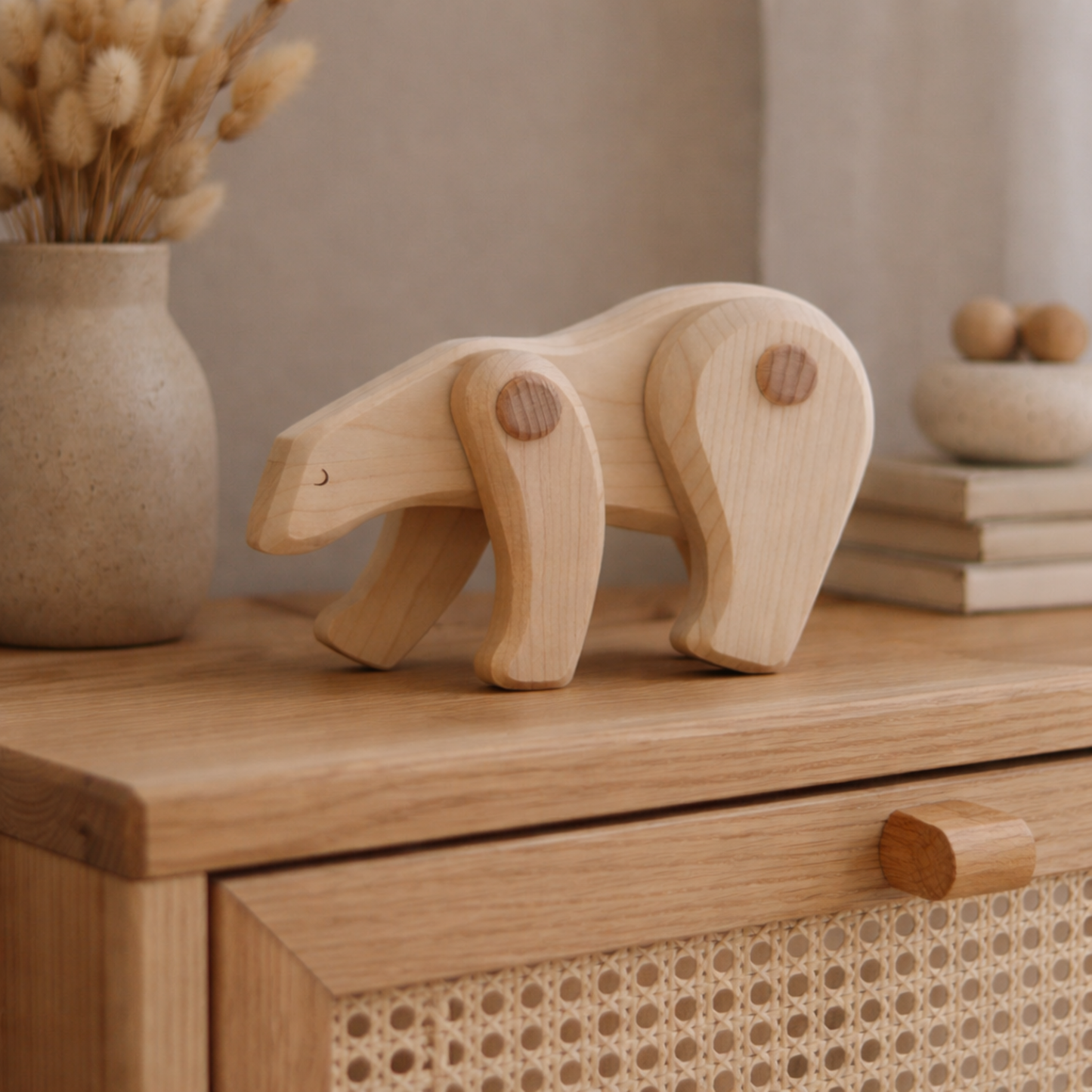 Pinoria ours polaire en bois – figurine animale avec pattes mobiles TheWickerStories