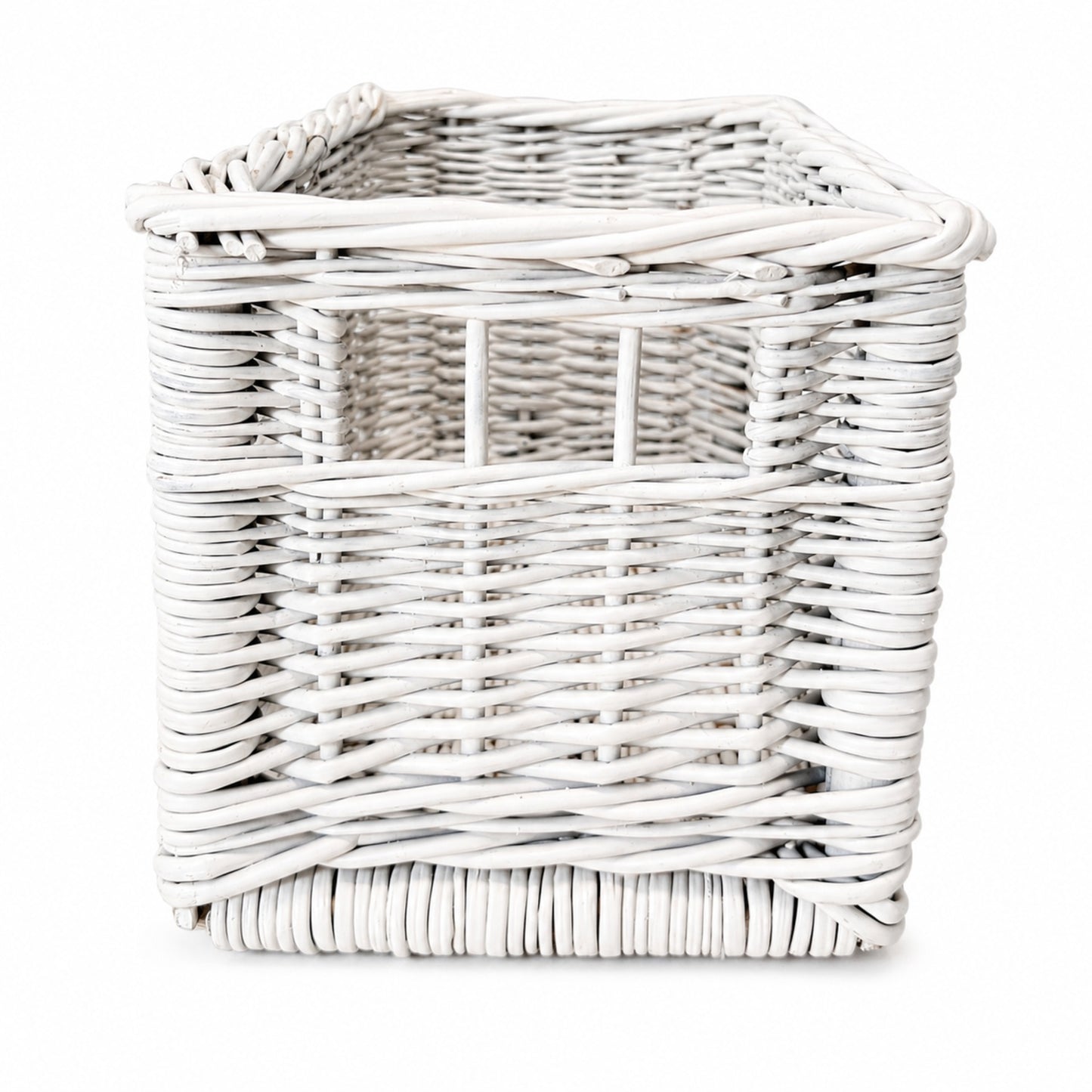 Novinus wicker organizer basket with navy trim TheWickerStories